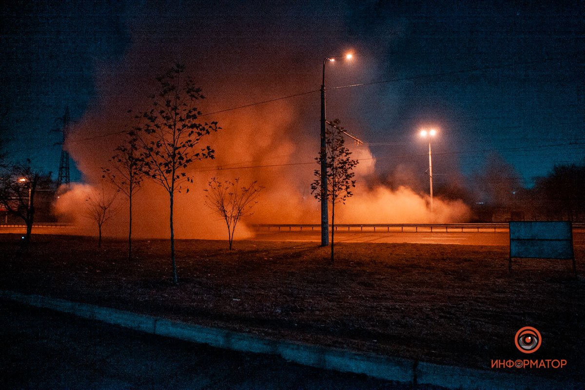 На Набережной заводской еще несколько минут стояло пылевое облако На Набережной заводской еще несколько минут стояло пылевое облако