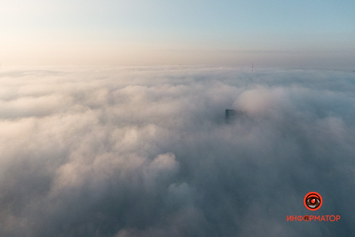 Видно только край здания