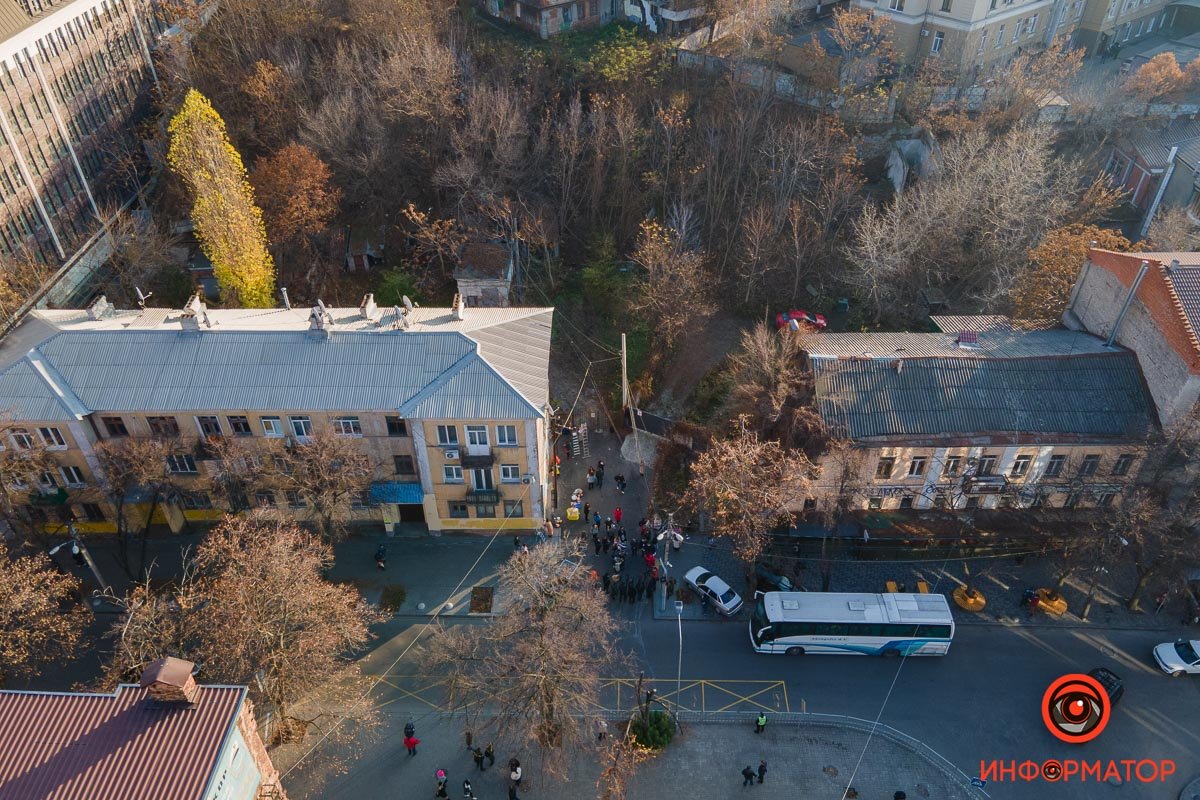 На Баррикадной, 8  На Баррикадной, 8