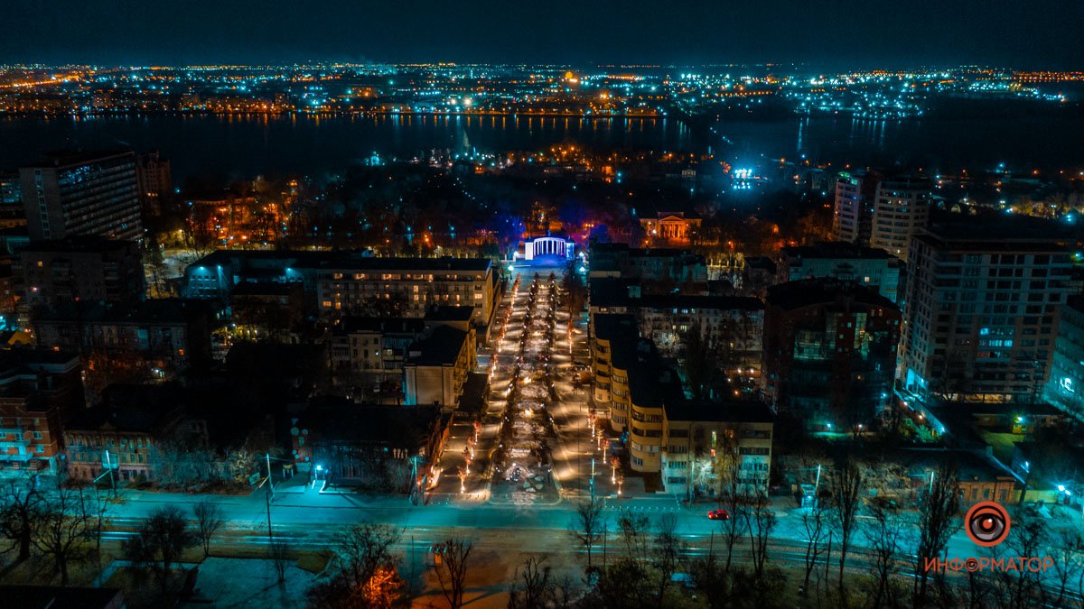 Как при свете ночных фонарей выглядит улица Яворницкого в Днепре
