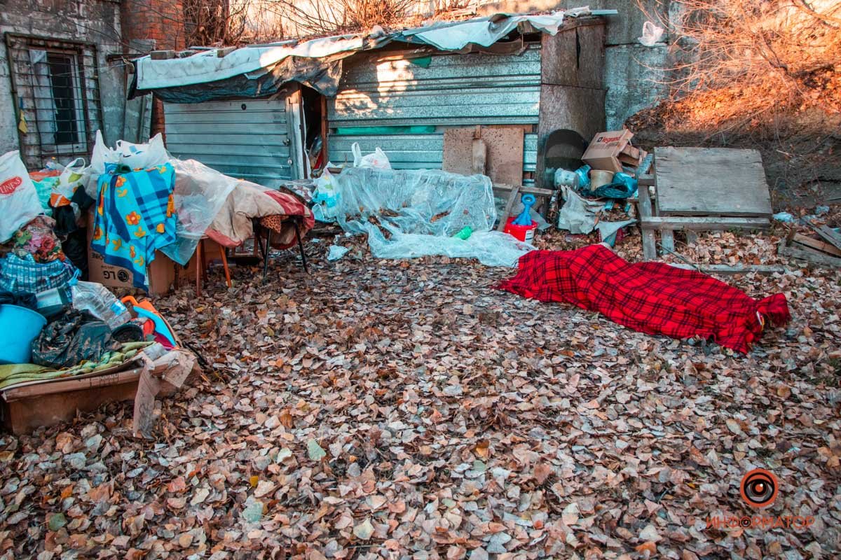 Он жил около предприятия