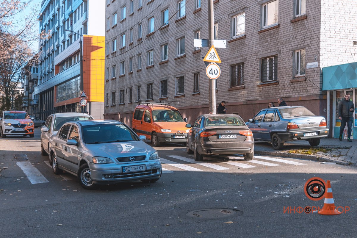 Audi ехал с Моссаковского на Паторжинского Audi ехал с Моссаковского на Паторжинского