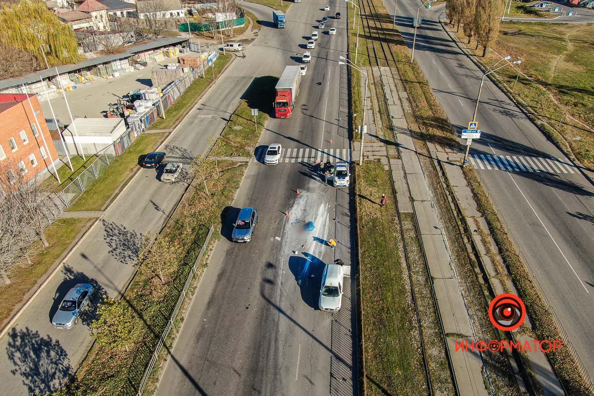 Левая полоса перекрыта 