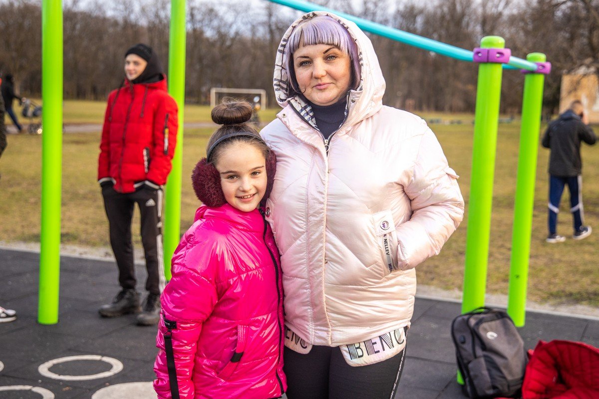 «Здоровая Украина»: в Верховцево установили 4 мультифункциональные спортивные площадки 9