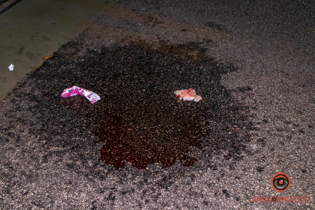 В Днепре на Центральном мосту перевернулся Sprinter: подробности 10