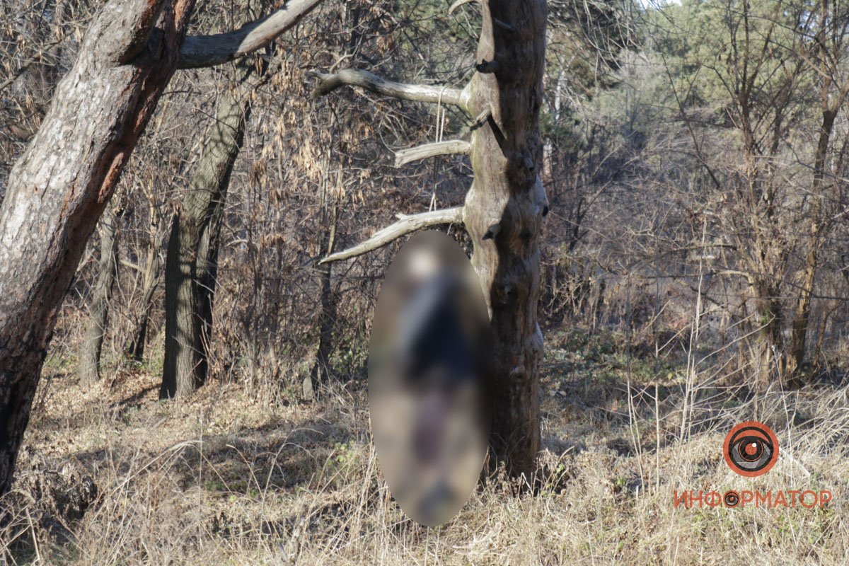 В карманах обнаружили пачку сигарет и зажигалку