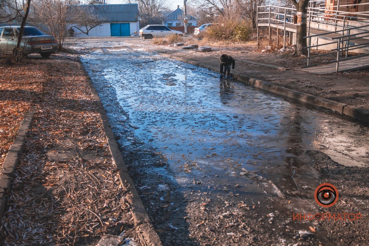 прорыв трубы обнаружили утром 18-го ноября прорыв трубы обнаружили утром 18-го ноября