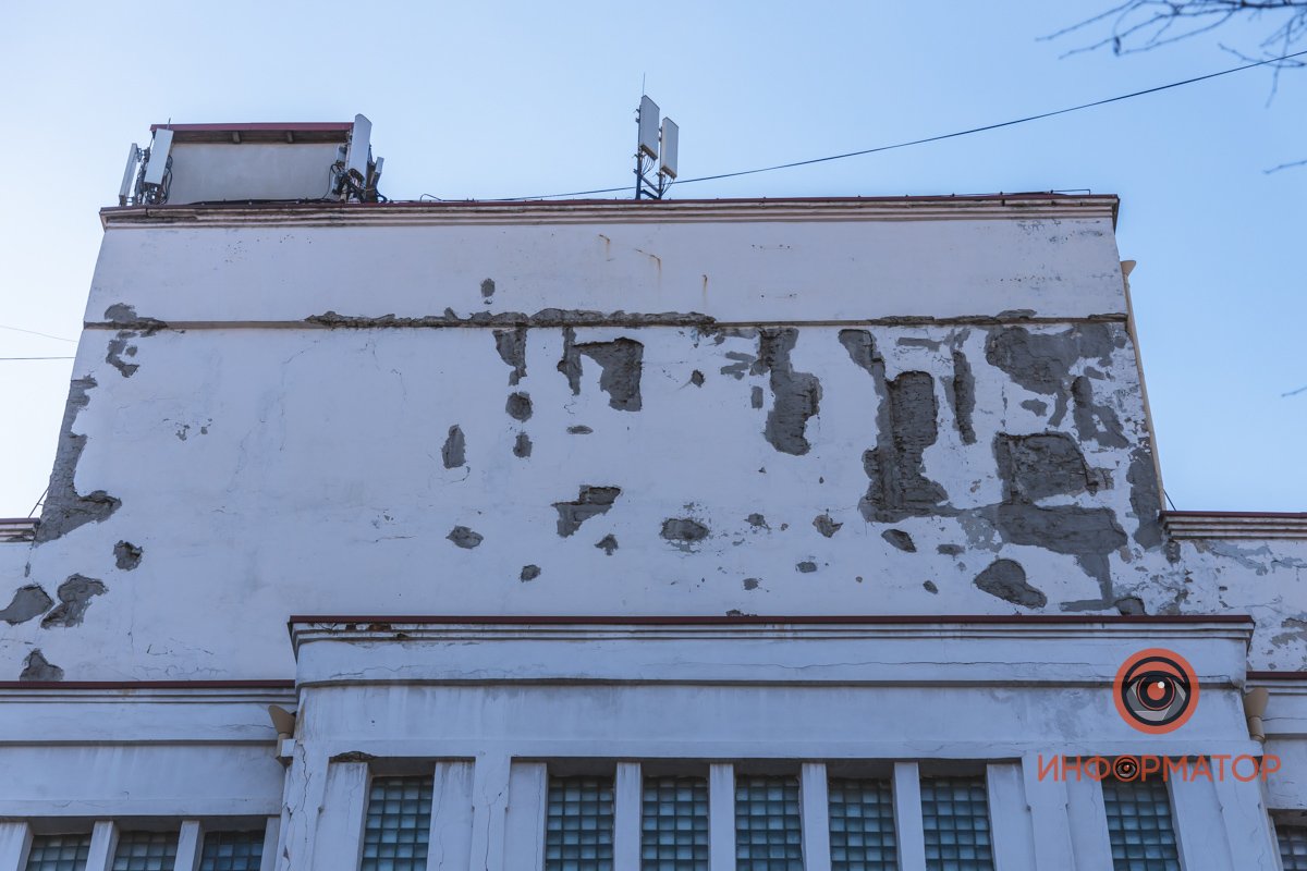 Нуждается в срочном ремонте Нуждается в срочном ремонте