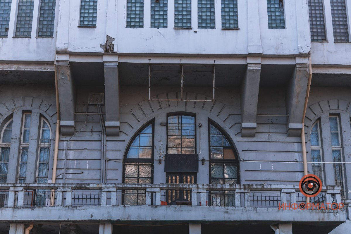 Второй этаж, когда-то здесь был вход в "РК" Второй этаж, когда-то здесь был вход в "РК"