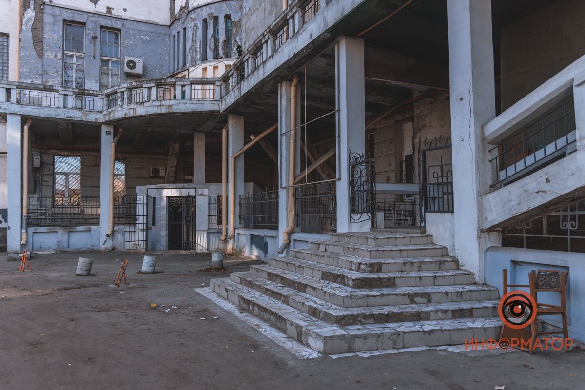 Лестницу тоже должны отремонтировать Лестницу тоже должны отремонтировать