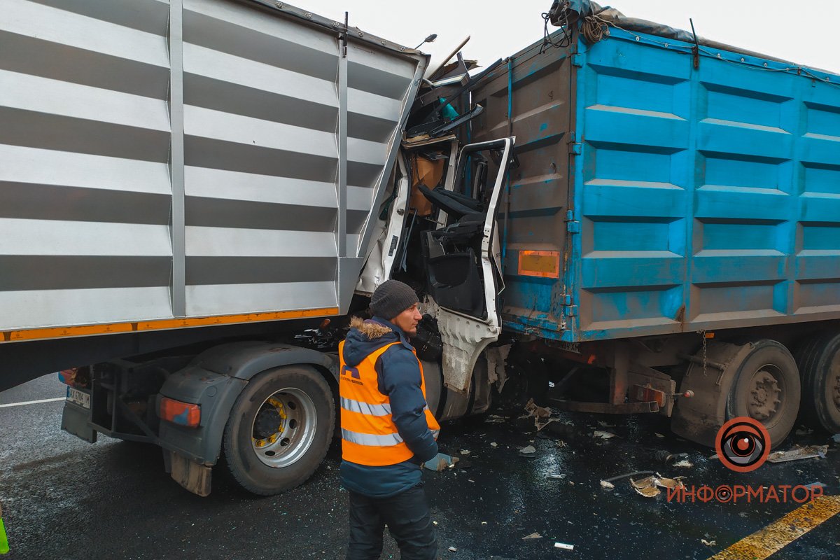 Авария произошла около 5:00
