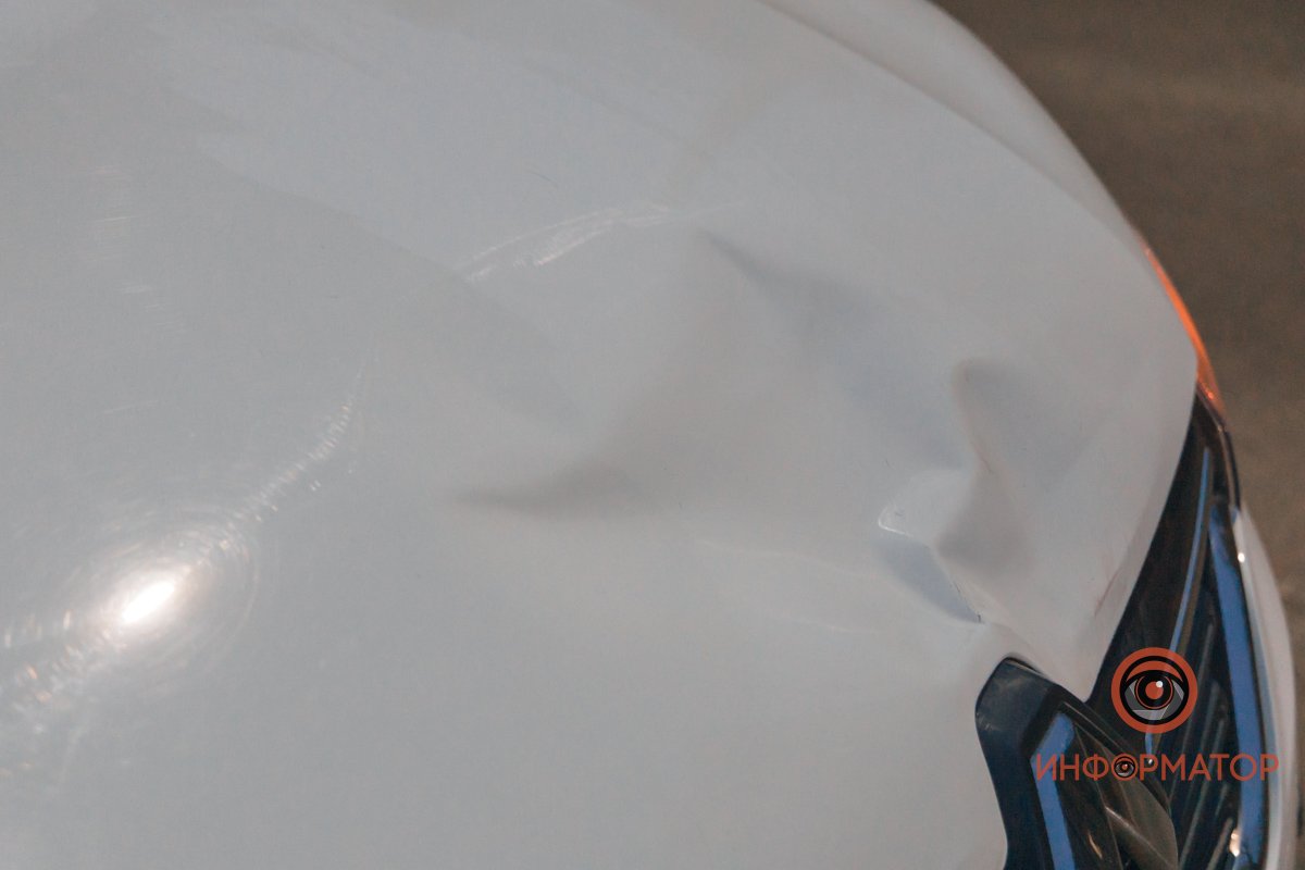 Вмятина на бампере Вмятина на бампере