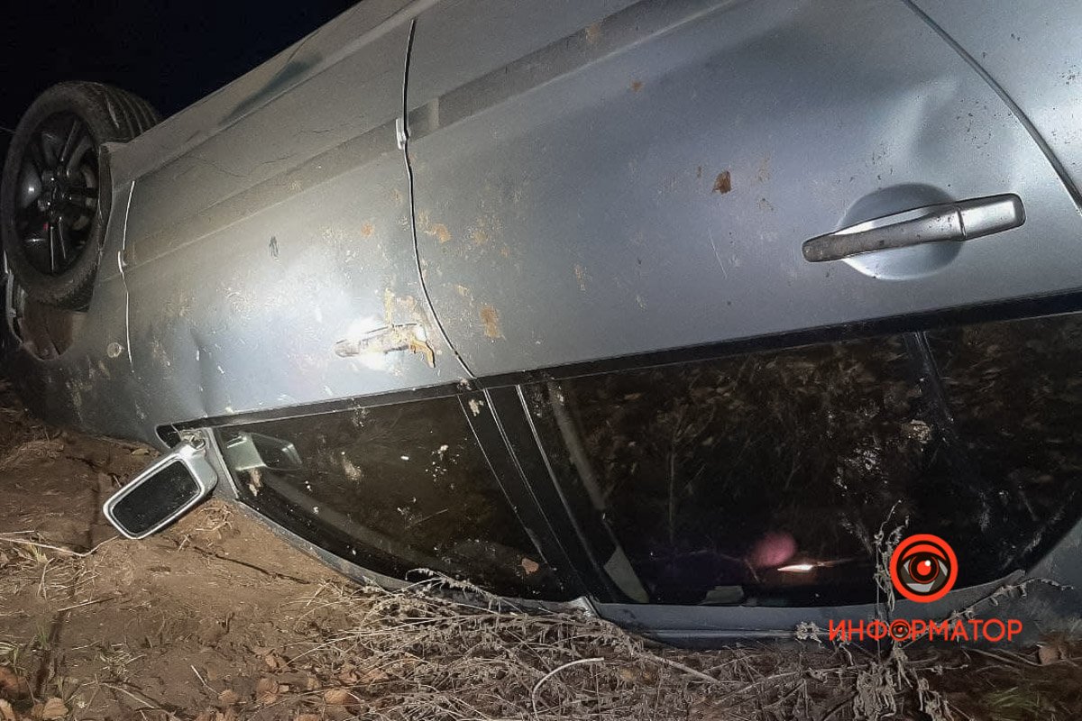 Водителя заблокировало в машине Водителя заблокировало в машине