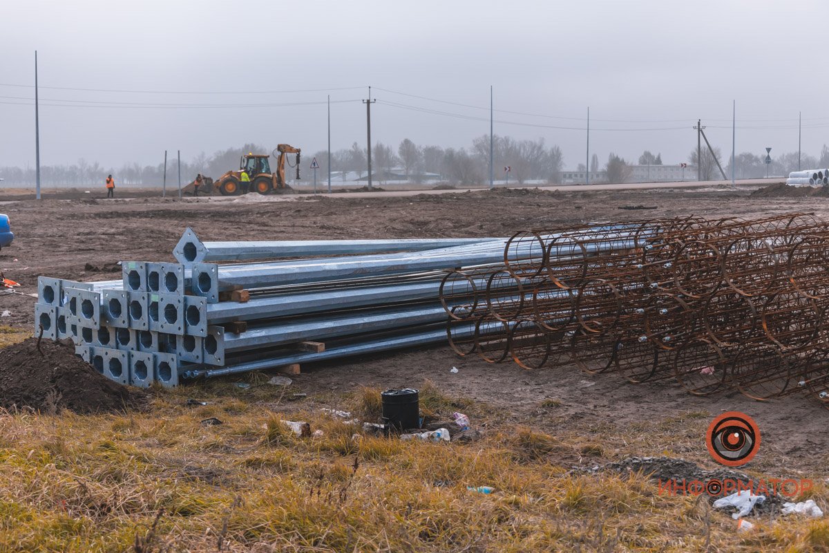 Столбы поставили еще не все Столбы поставили еще не все