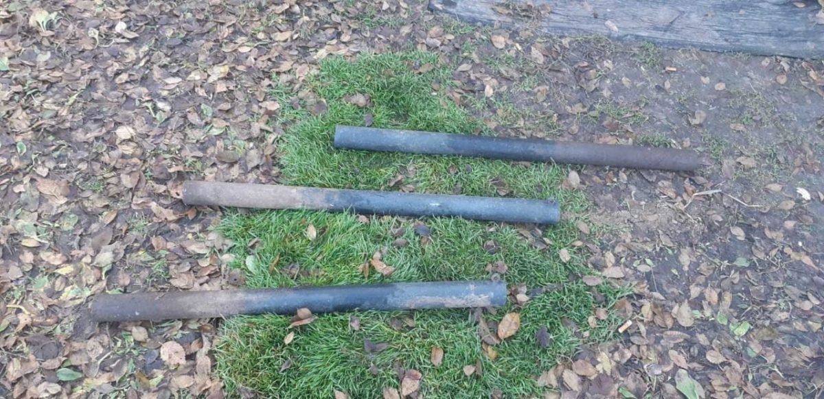 В Днепропетровской области мужчина воровал оградки с могил 1