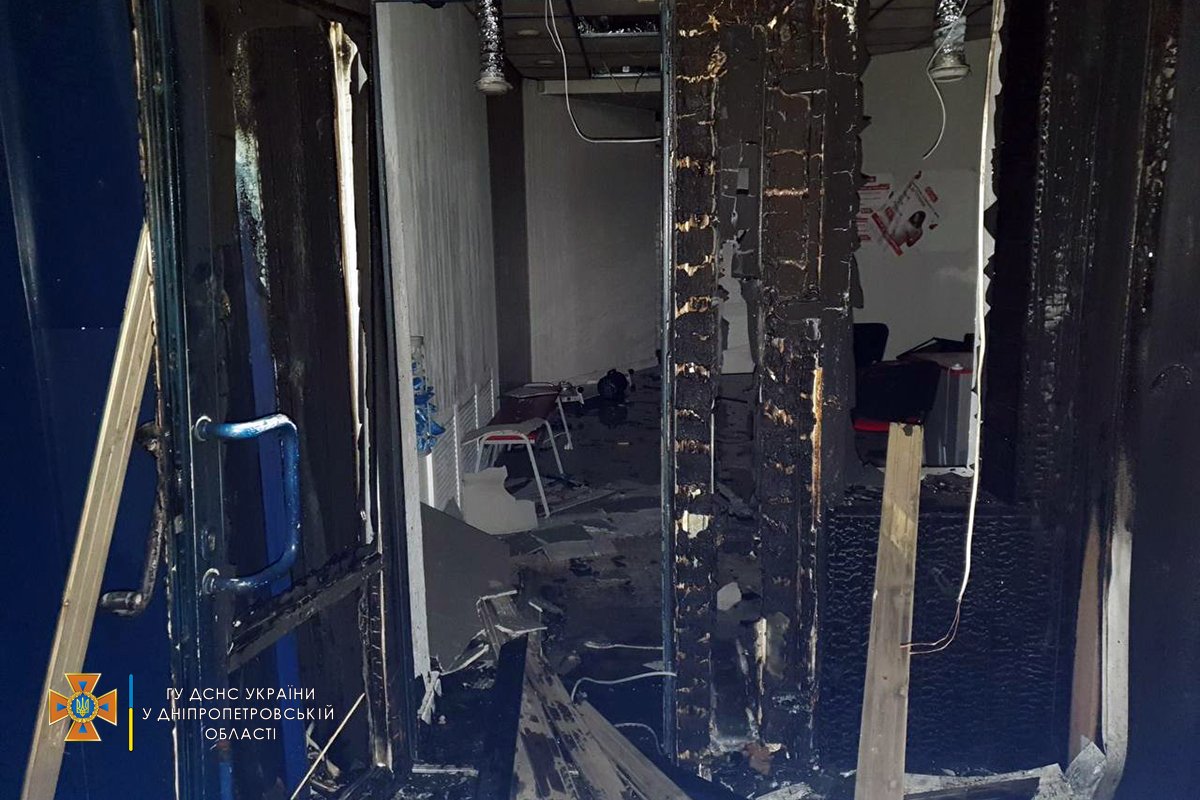 В Днепре на Березинской горела медицинская лаборатория 1