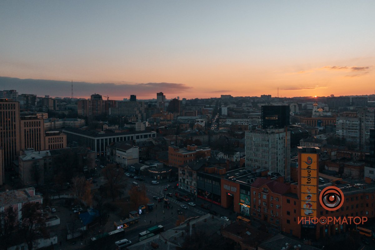 И ведь правда - город контрастов!