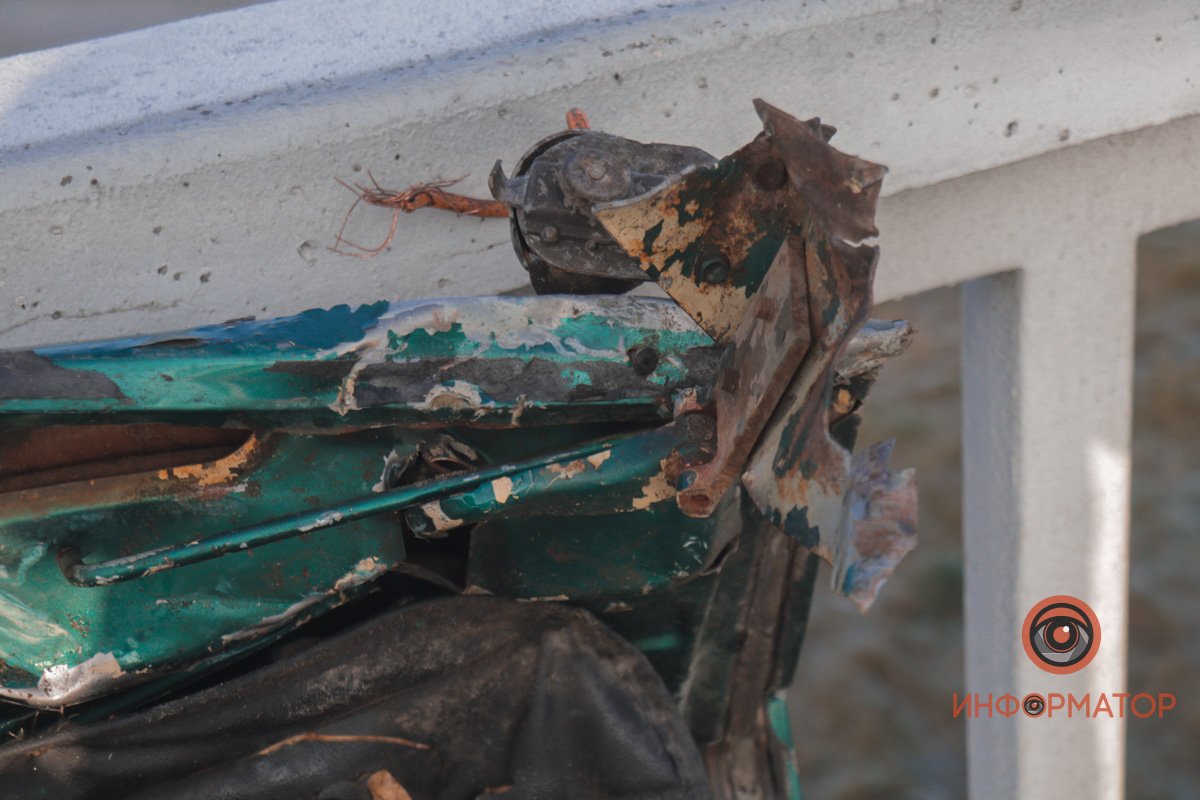 Автомобиль пролетел несколько десятков метров