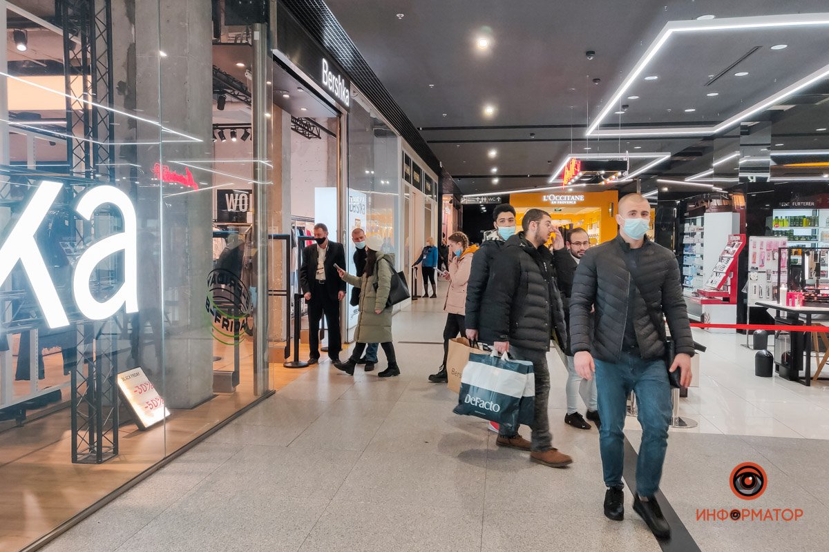 На входе проверяют сертификаты