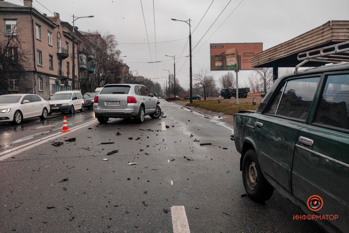 Обе полосы в сторону Нового моста перекрыты Обе полосы в сторону Нового моста перекрыты