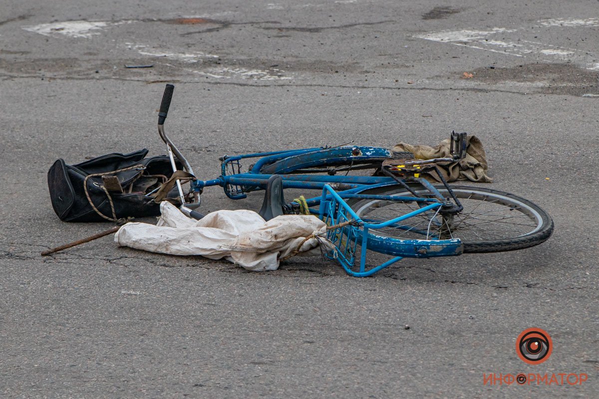 Здесь Daewoo Lanos сбил велосипедиста Здесь Daewoo Lanos сбил велосипедиста