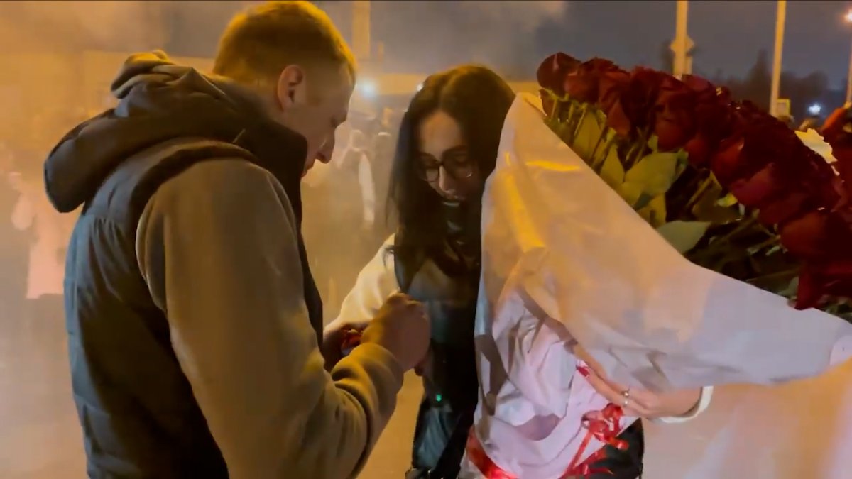 Она сказала "Да!" Она сказала "Да!"