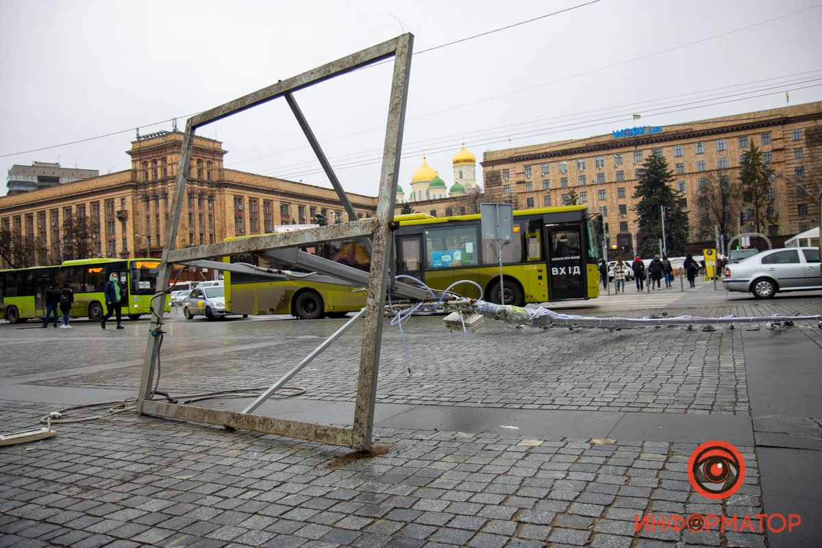 В центре Днепра вандалы завалили Ханукию 3