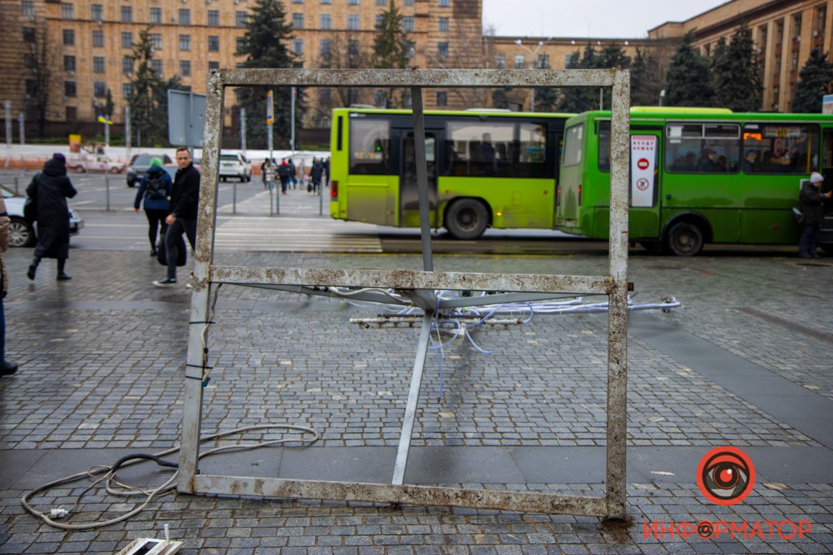 В центре Днепра вандалы завалили Ханукию 5