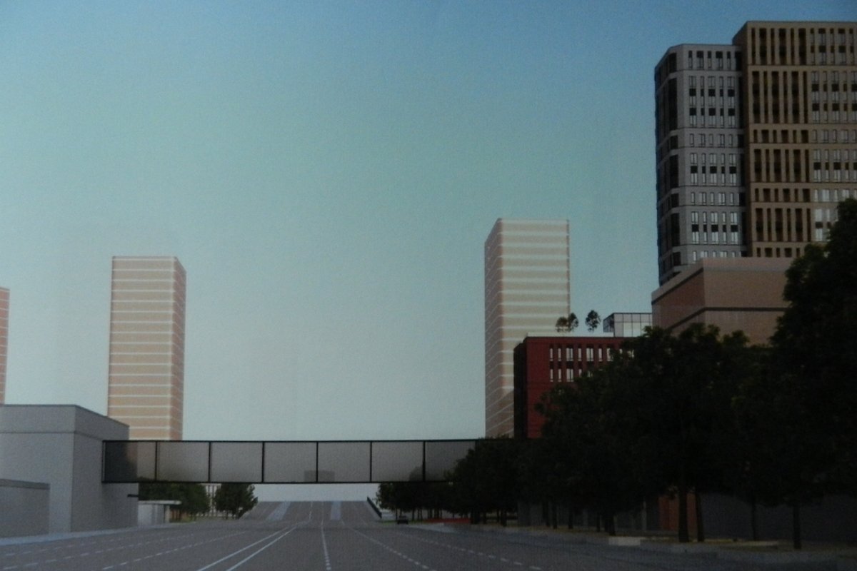 Переход над Слобожанском проспектом, в районе ТРЦ "Наша Правда"