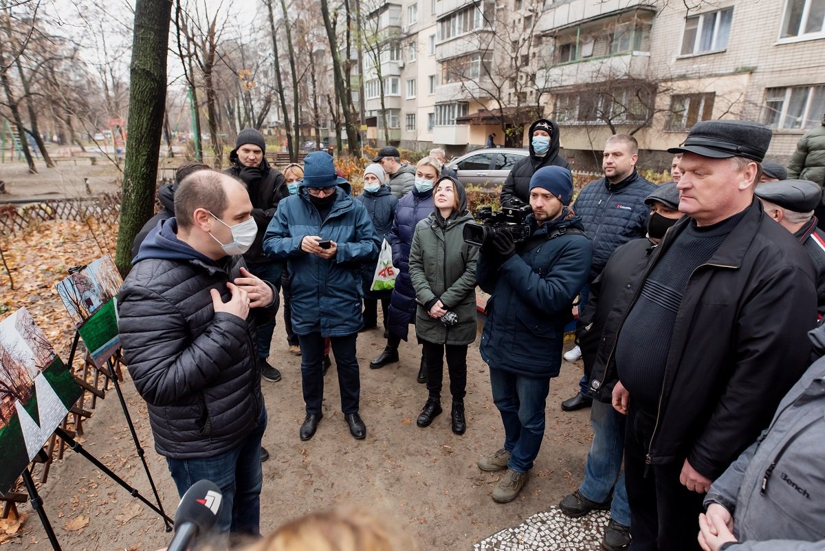 Дмитрий Кисилевский представил план реконструкции придомового сквера в Индустриальном районе 2