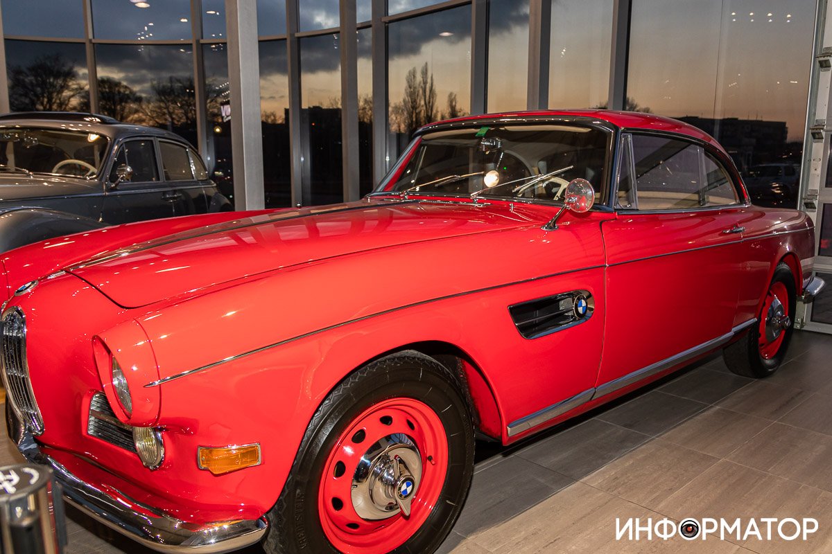 BMW 3200 S – таких автомобилей выпустили всего 1027 штук BMW 3200 S – таких автомобилей выпустили всего 1027 штук