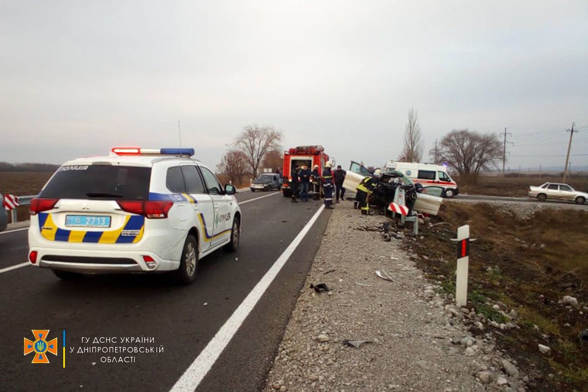 Авария случилась примерно в 9:15 в районе села Славянка Авария случилась примерно в 9:15 в районе села Славянка