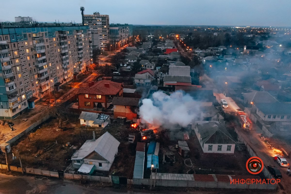На место прибыли также полицейские и медики