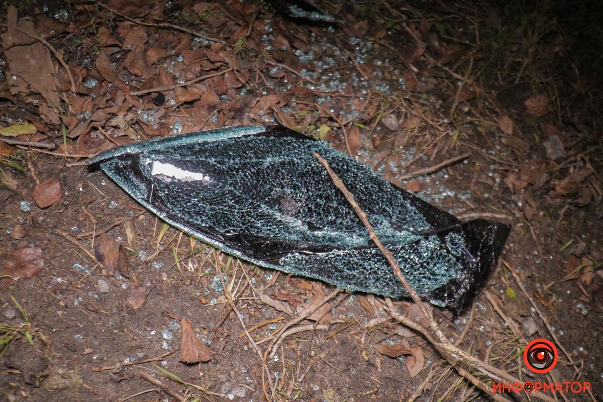 В Днепре на улице Криворожской Opel столкнулся с внедорожником: есть пострадавшие 6