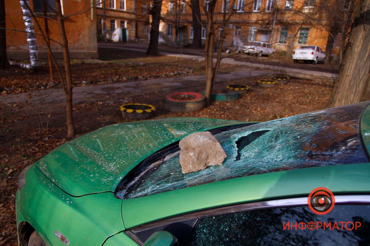 Сотрудники полиции уже опросили соседей Сотрудники полиции уже опросили соседей