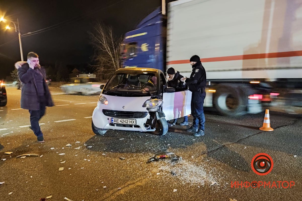 Водителя Smart госпитализировали