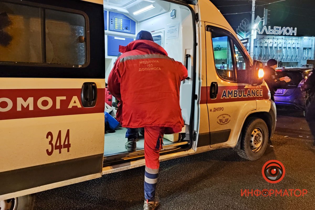 На месте работает патрульная полиция и скорая помощь.