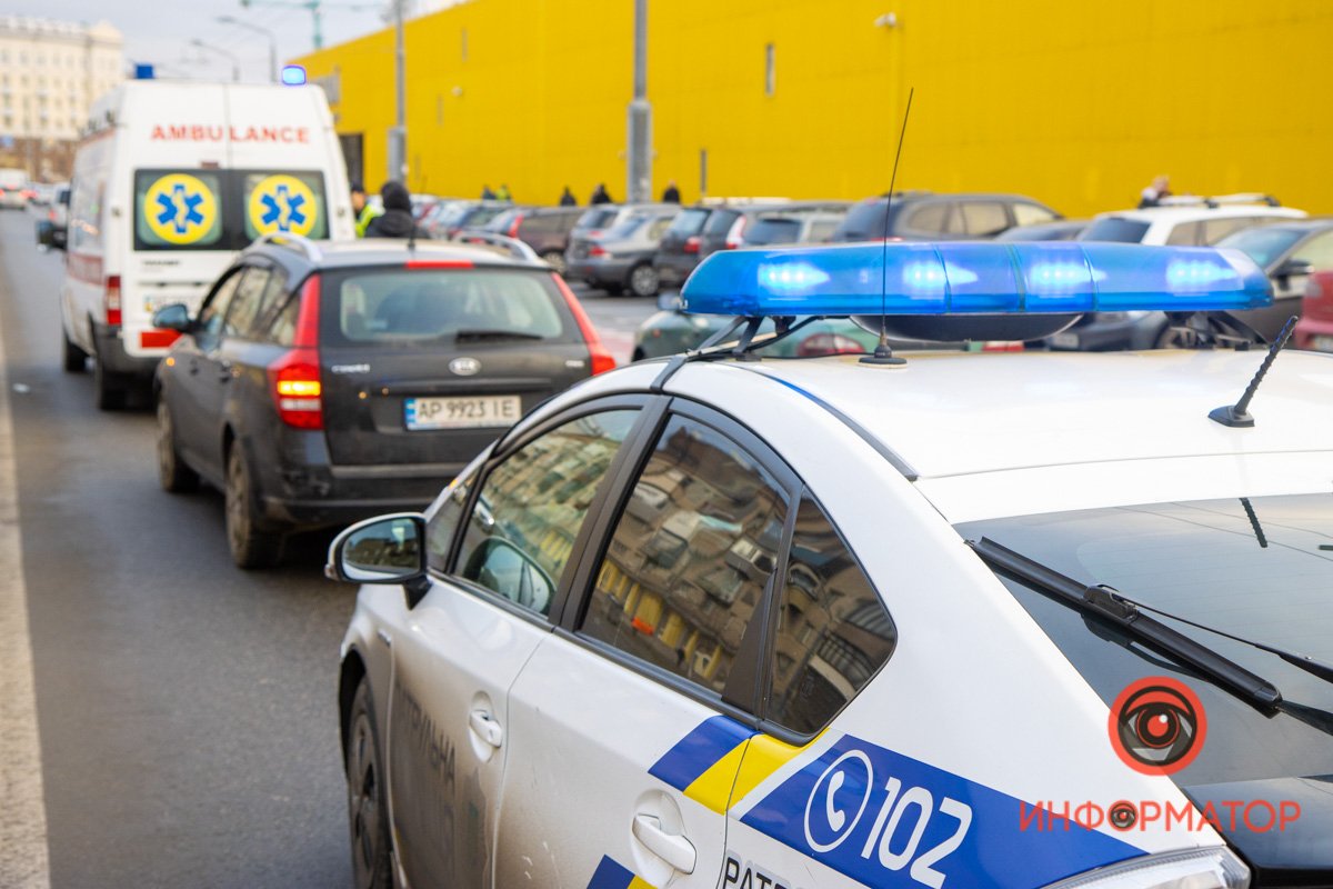 Kia ехал в левом крайнем ряду очень медленно