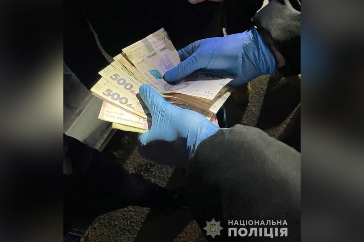 У мужчин нашли украденные деньги и украшения У мужчин нашли украденные деньги и украшения