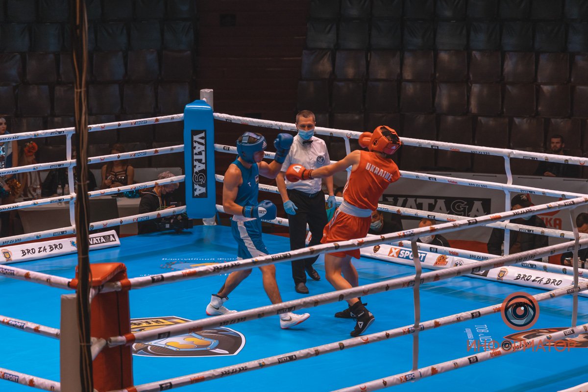 В нем приняли участие 24 боксера В нем приняли участие 24 боксера