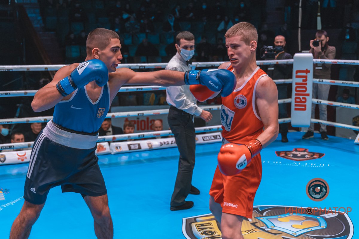 Левый прямой Левый прямой