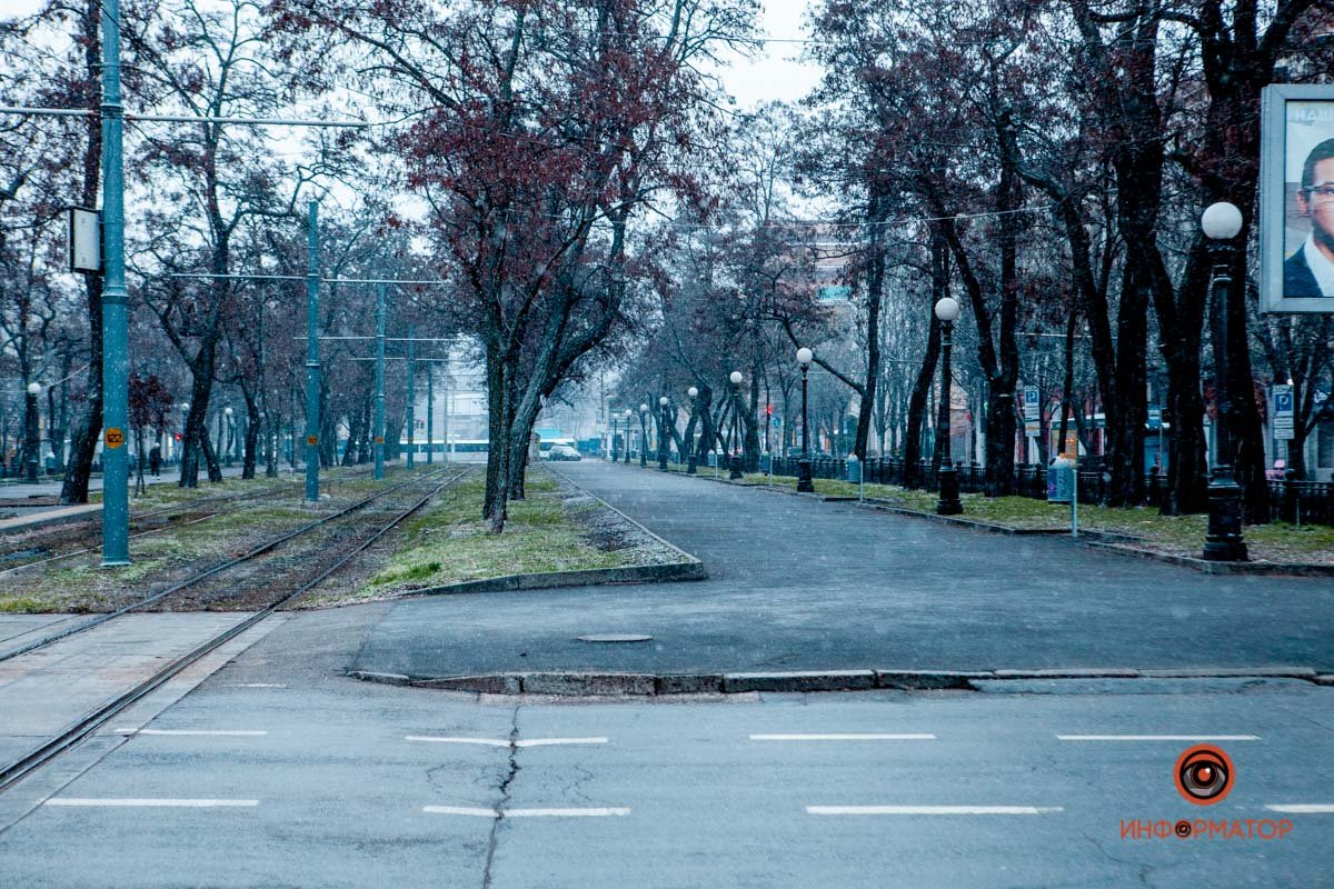 Снежинки долетают до земли