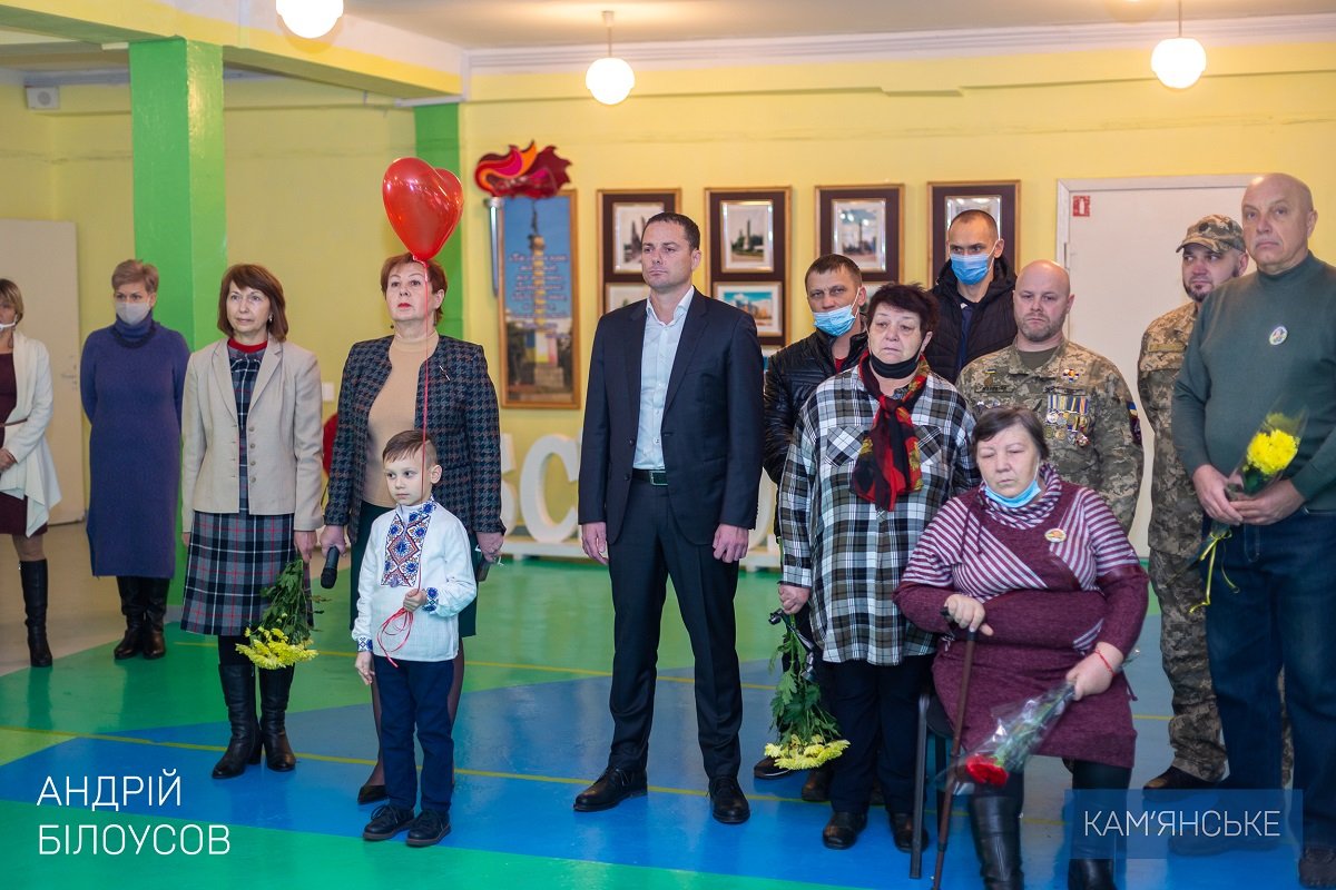 В Каменской школе №25 открыли мемориальную доску участнику АТО/ООС 2