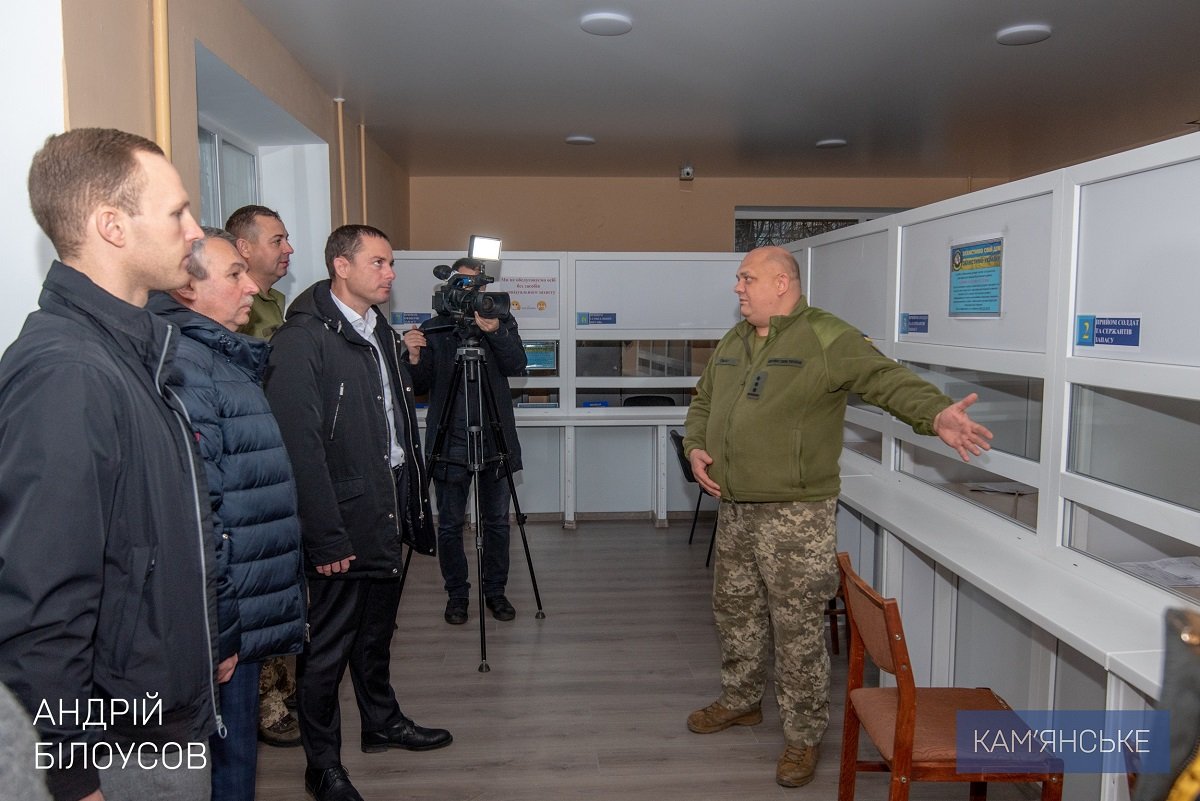 В Каменской школе №25 открыли мемориальную доску участнику АТО/ООС 8