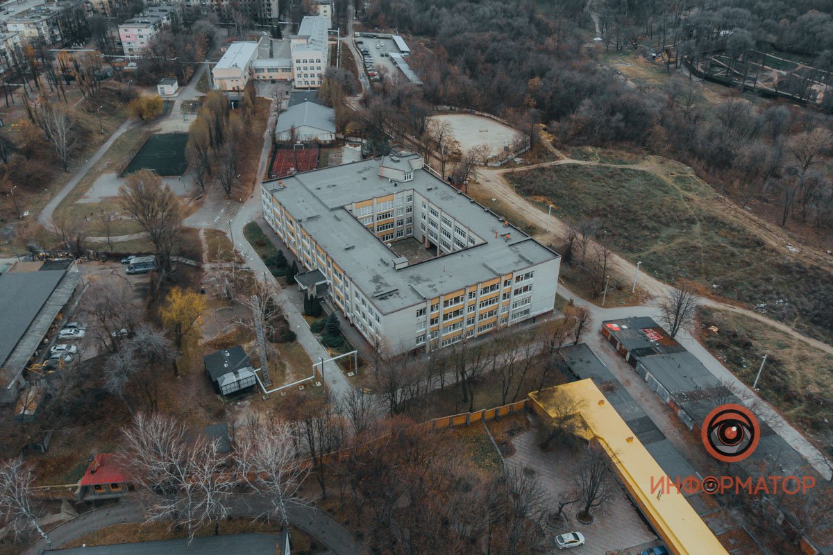 Школу №22 закрыли из-за риска обрушения Школу №22 закрыли из-за риска обрушения