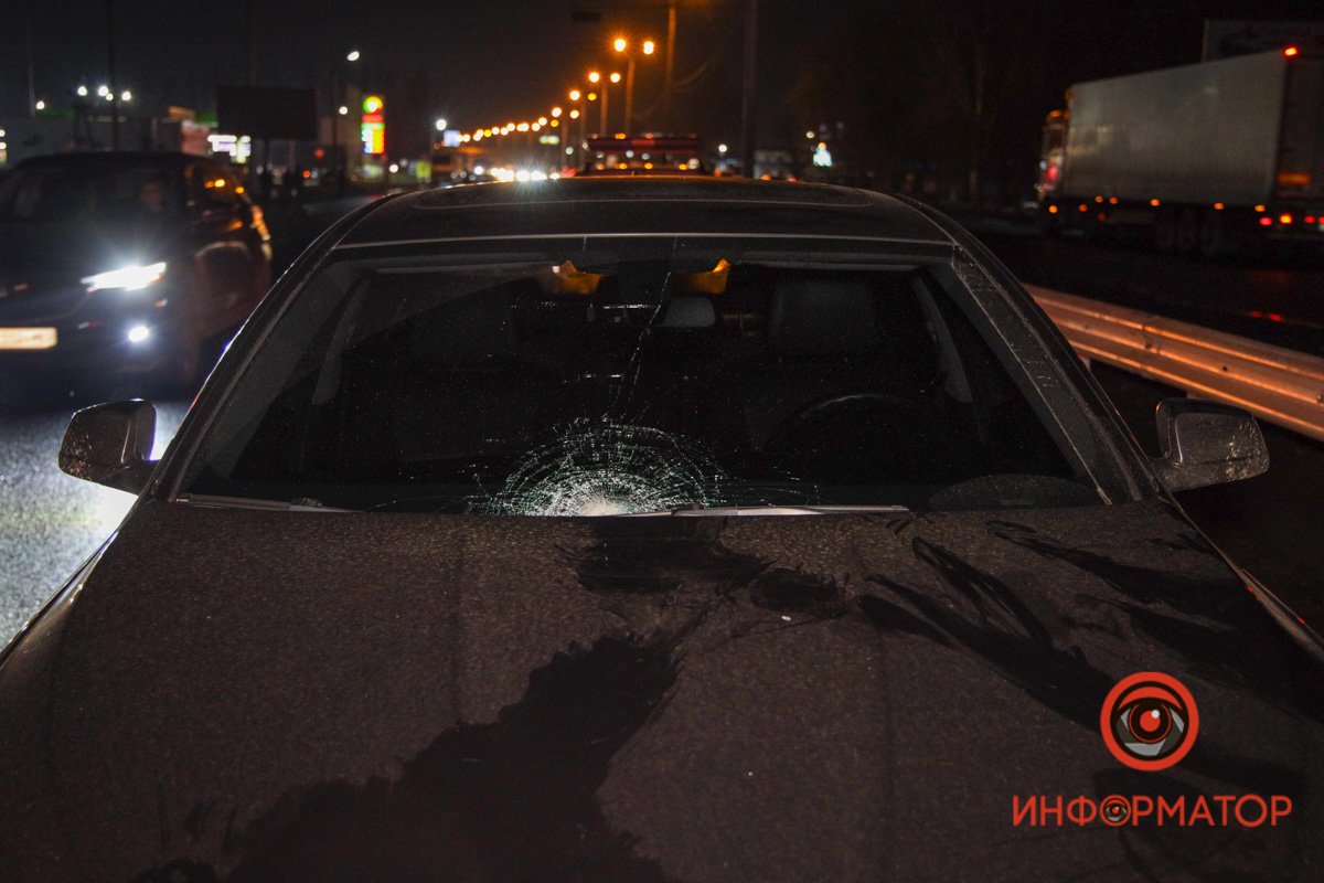 По словам водителя, велосипедист переезжал дорогу наискось в неположенном месте