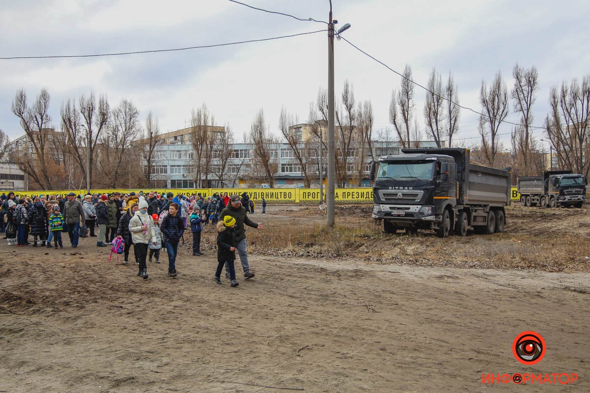 Детей сразу же эвакуировали 