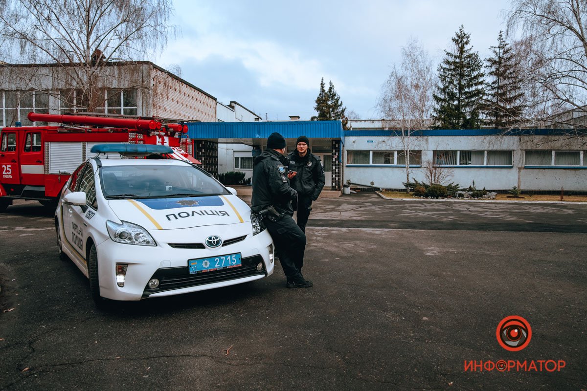 Рядом со всеми школами дежурит полиция 