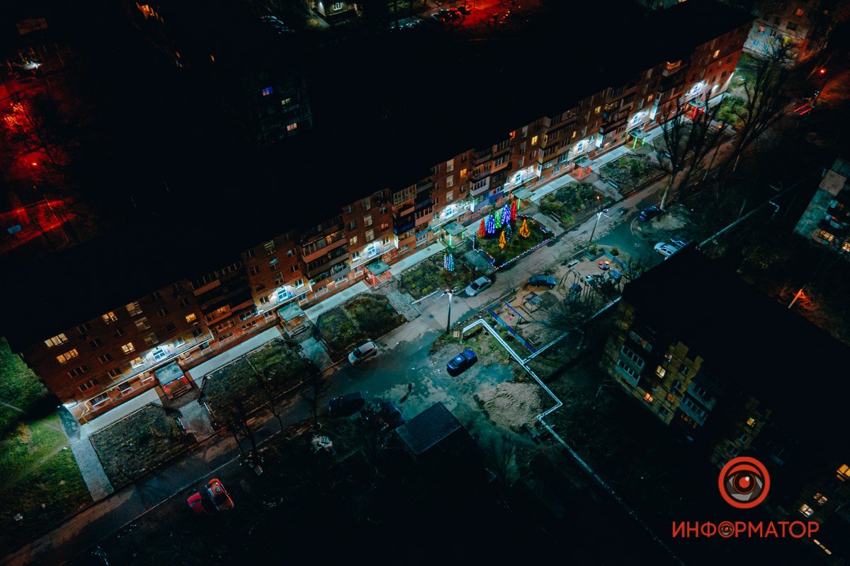 Выделяется светом Выделяется светом