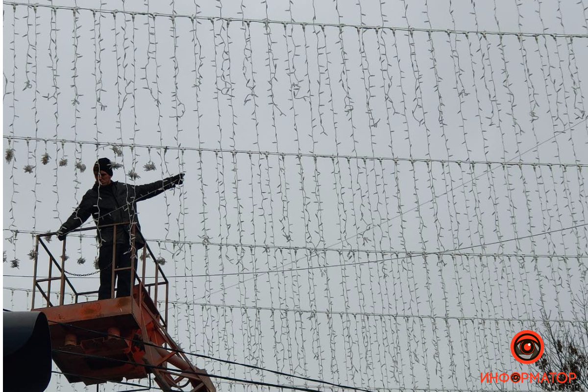 Уже некоторое время наблюдают рабочих Уже некоторое время наблюдают рабочих